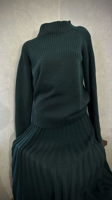 Теплий трикотажний костюм (светр + плісирована спідниця)