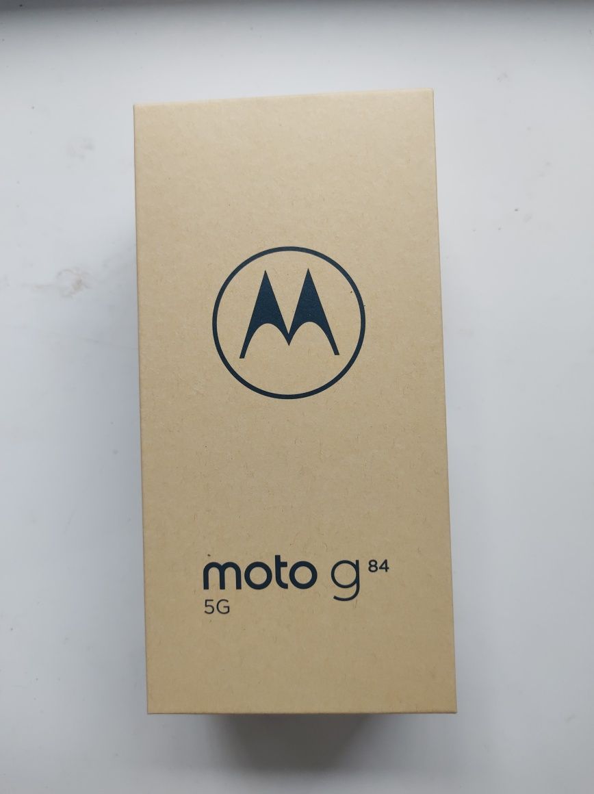 Продам новий Motorola moto g84 /12/256