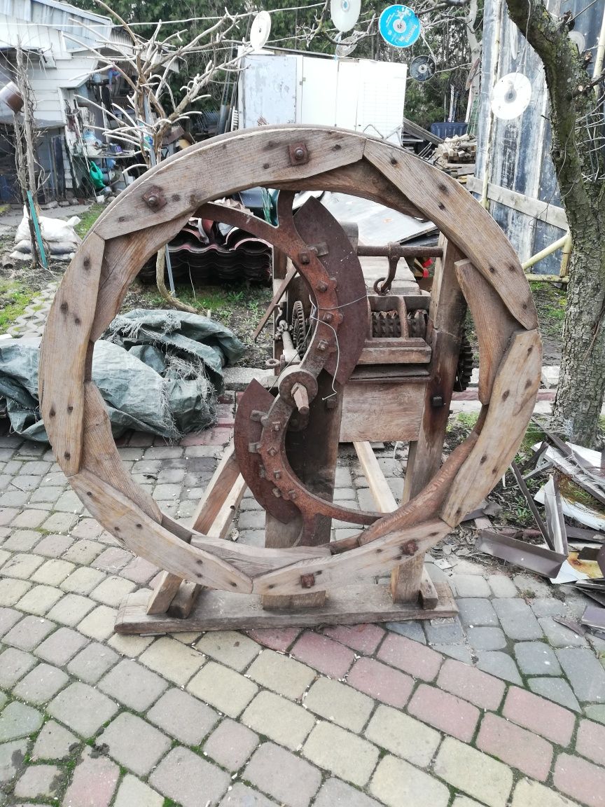Sieczkarnia na pas tramsmisyiny i na kolbę w