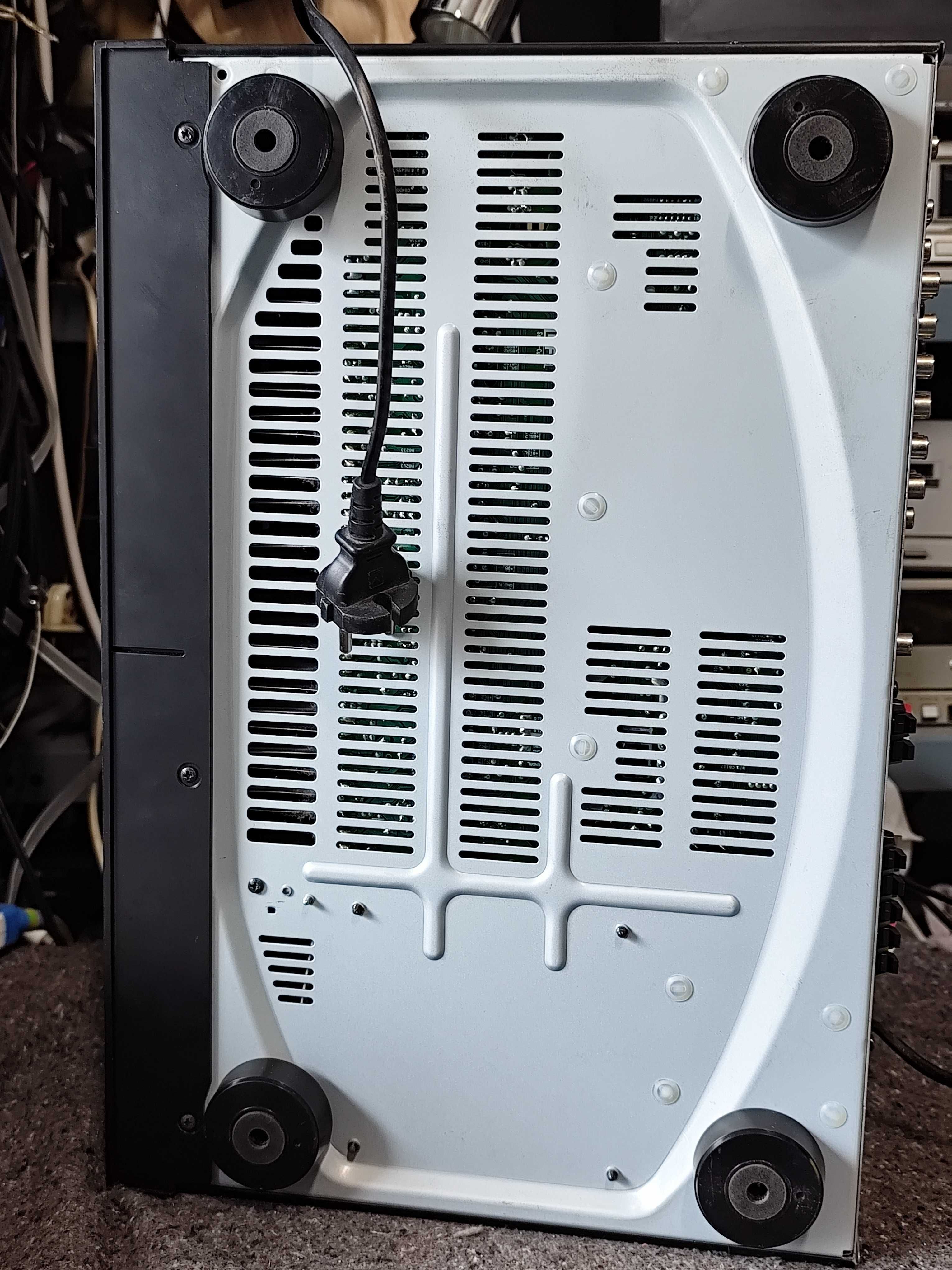 amplituner Onkyo HT-R 558