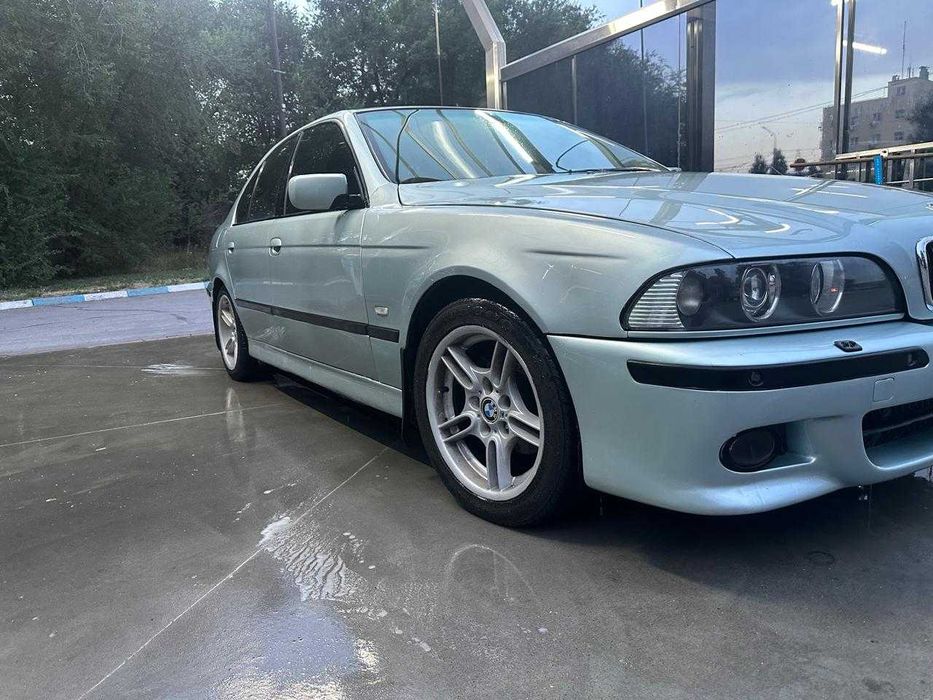 Продам BMW E 39 528i