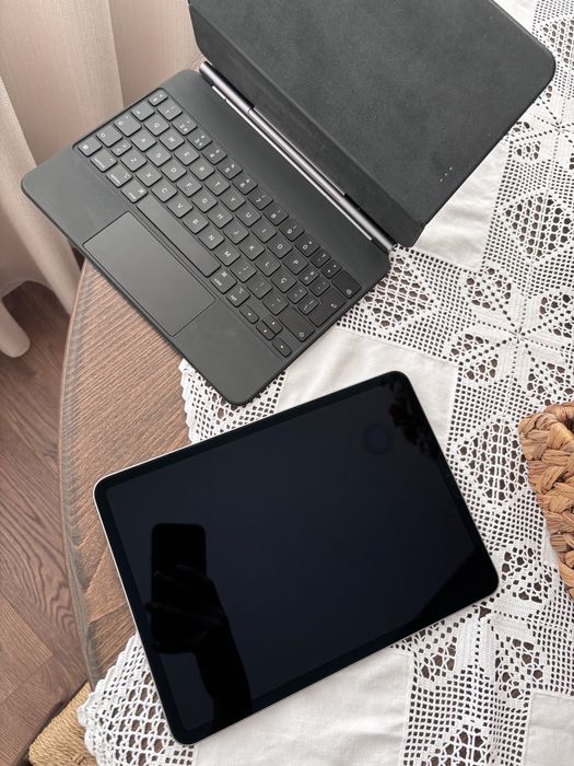 Ipad Pro (4 geraçao) com Magic Keyboard