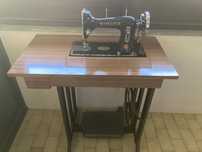 Maquina Costura Singer Doméstica Vintage - com móvel