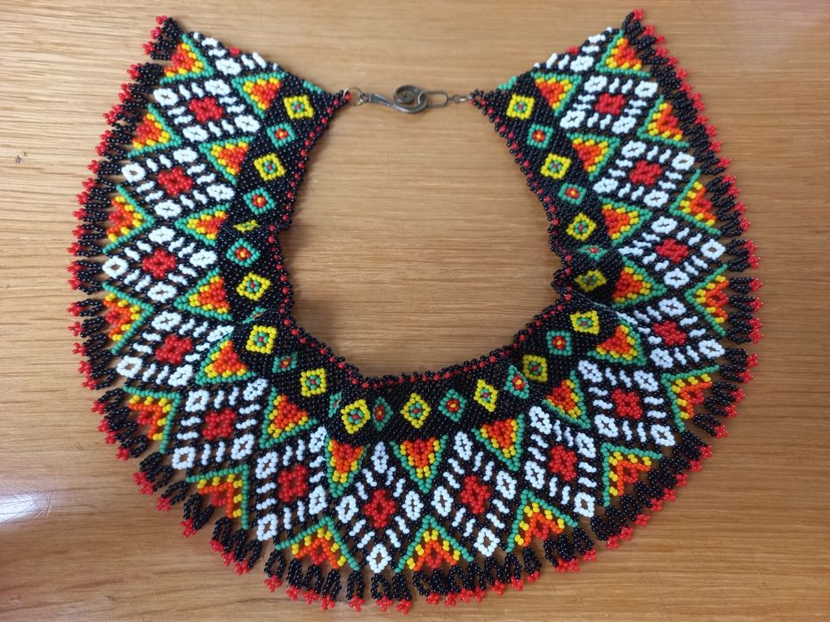 Традиційна українська силянка з бісеру, намисто до вишиванки