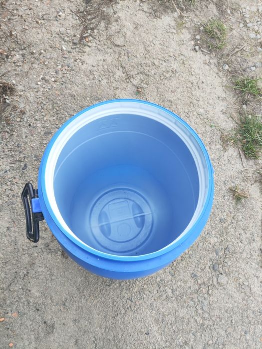 Бочка з пластику