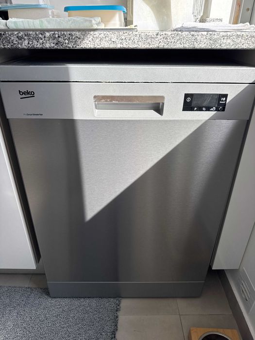 Maquina Lavar Loiça BEKO DFN 16410x Classe energética: A+
