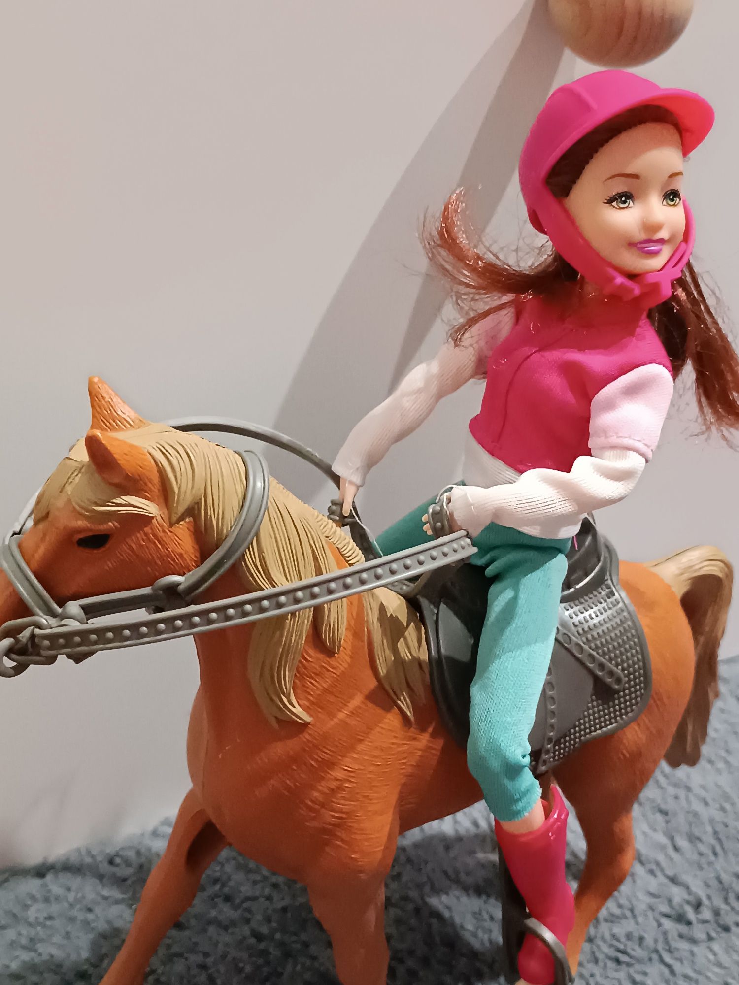 Lalka Barbie steffi na koniu