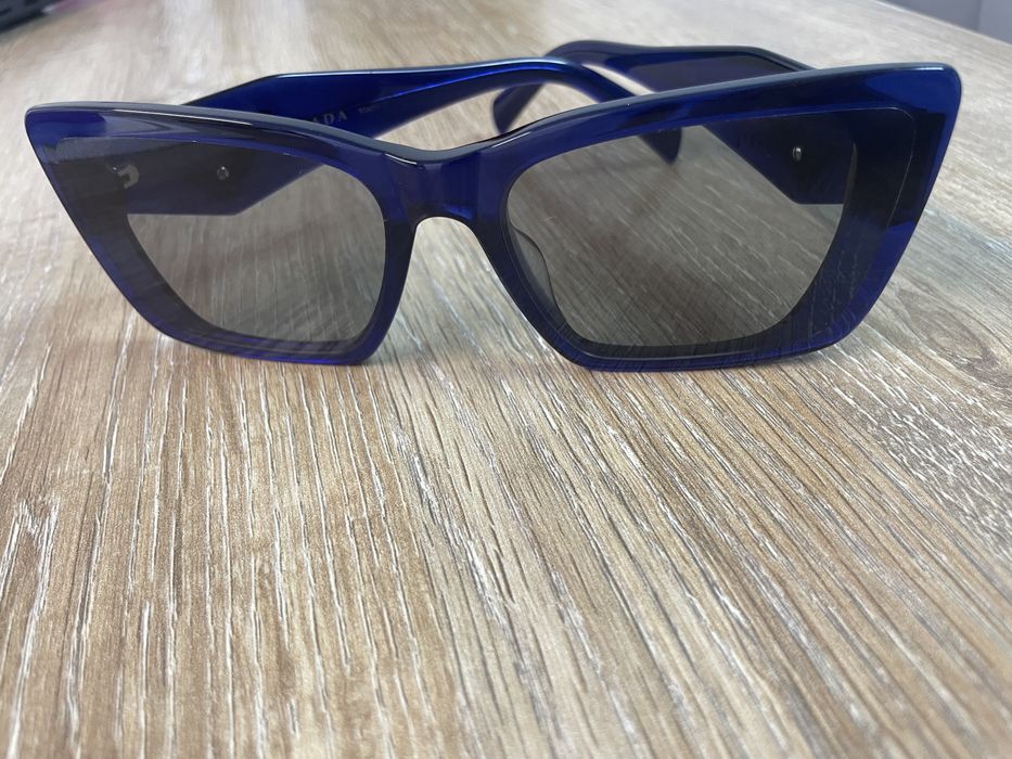 Продам очки prada женские оригинал