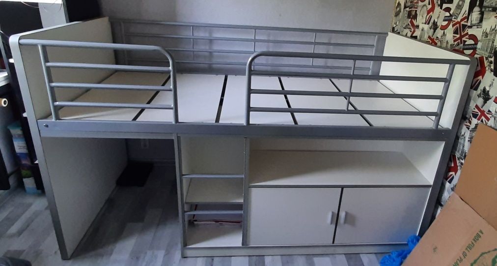 Białe łóżko piętrowe z wysówanym biurkiem 90×200 cm