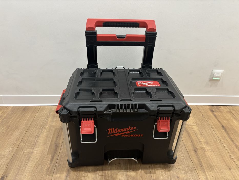Milwaukee packout skrzynia na kołach