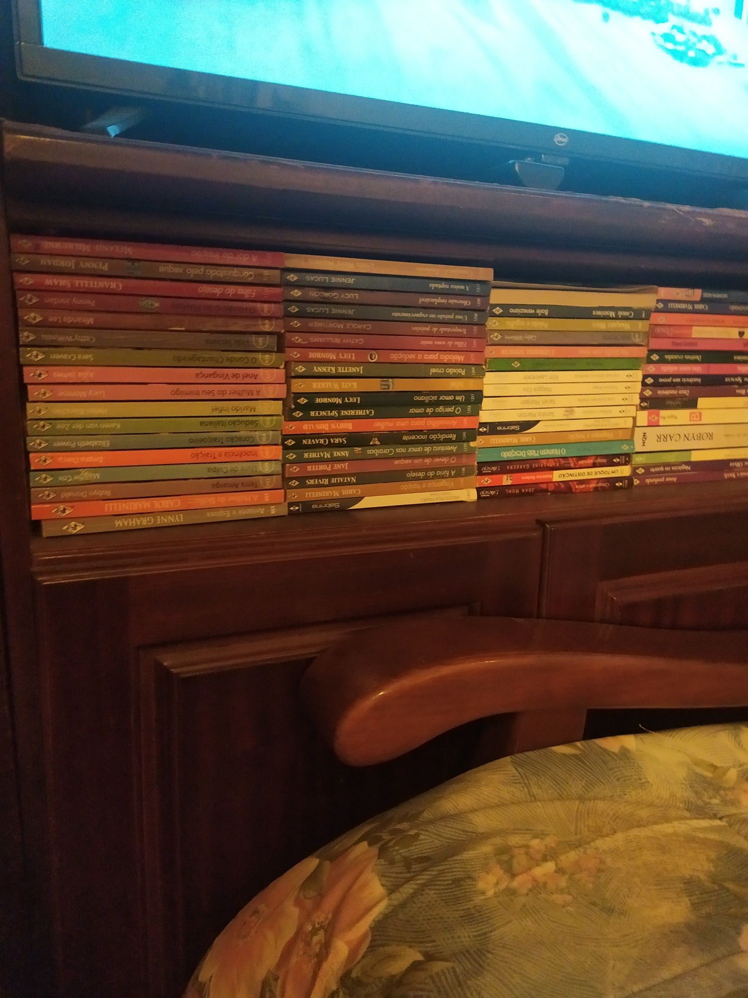 Livros de Romance de vários Títulos Sabrina+ Bianca+ Paixão+Harlequin