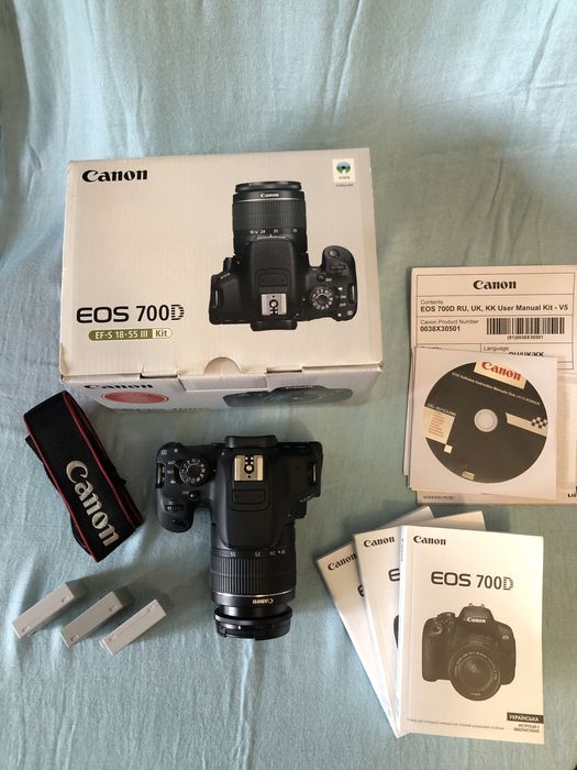 Canon 700D KIT 18-55мм | Повний комплект + сумка + 3 батареї