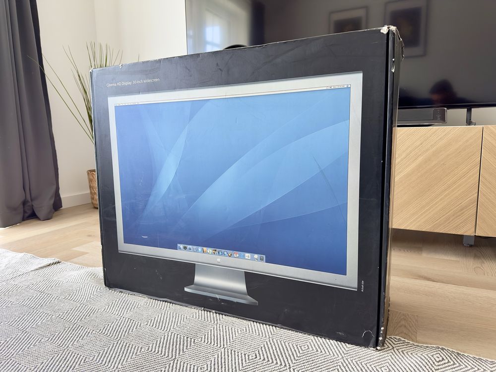 Monitor  Cinema Display 30”, model: A1083