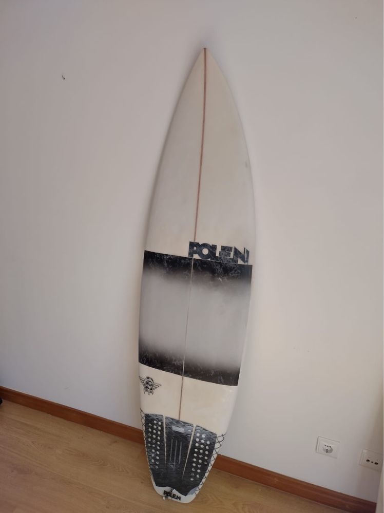 Polen surfboard 5”10 27 litros