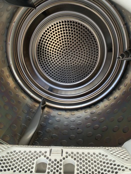 Сушильна машинка AEG з Єврипи