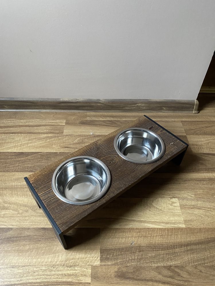 Bufet, stojak na miski dla psa/kota. Stare drewno metal