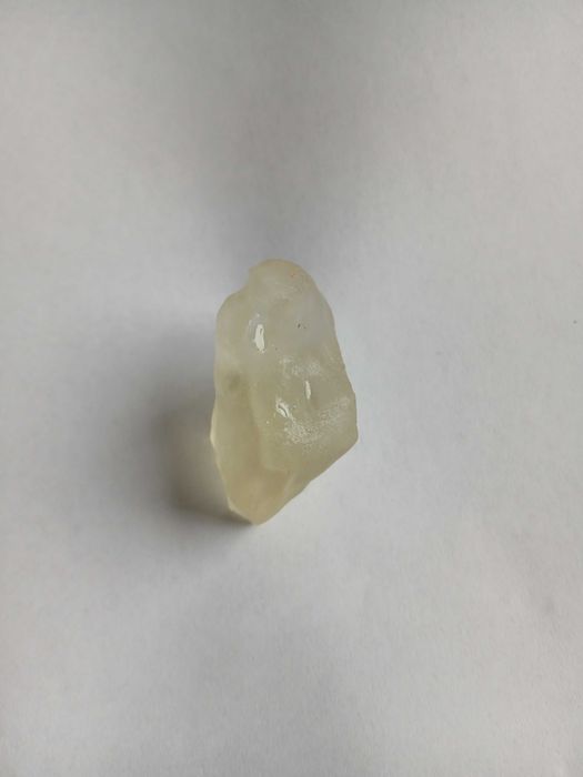 tektyt szkło libijskie naturalne rzadki okaz przezroczysty z Sahary