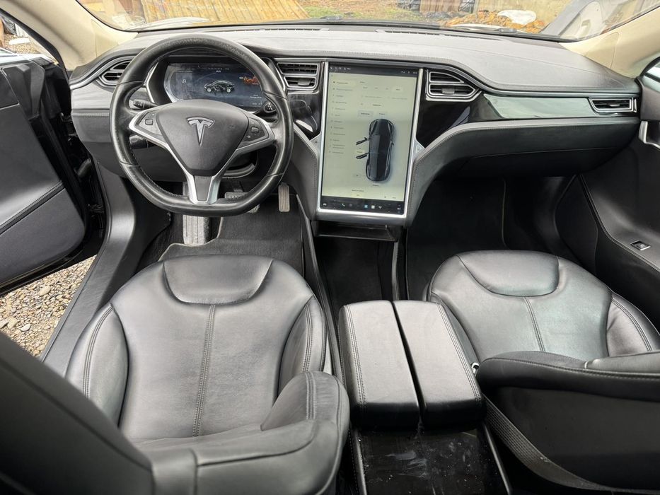 Продам Tesla model S85