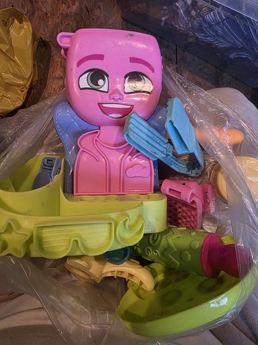 Oddam zestaw do zabawy ciastoliną