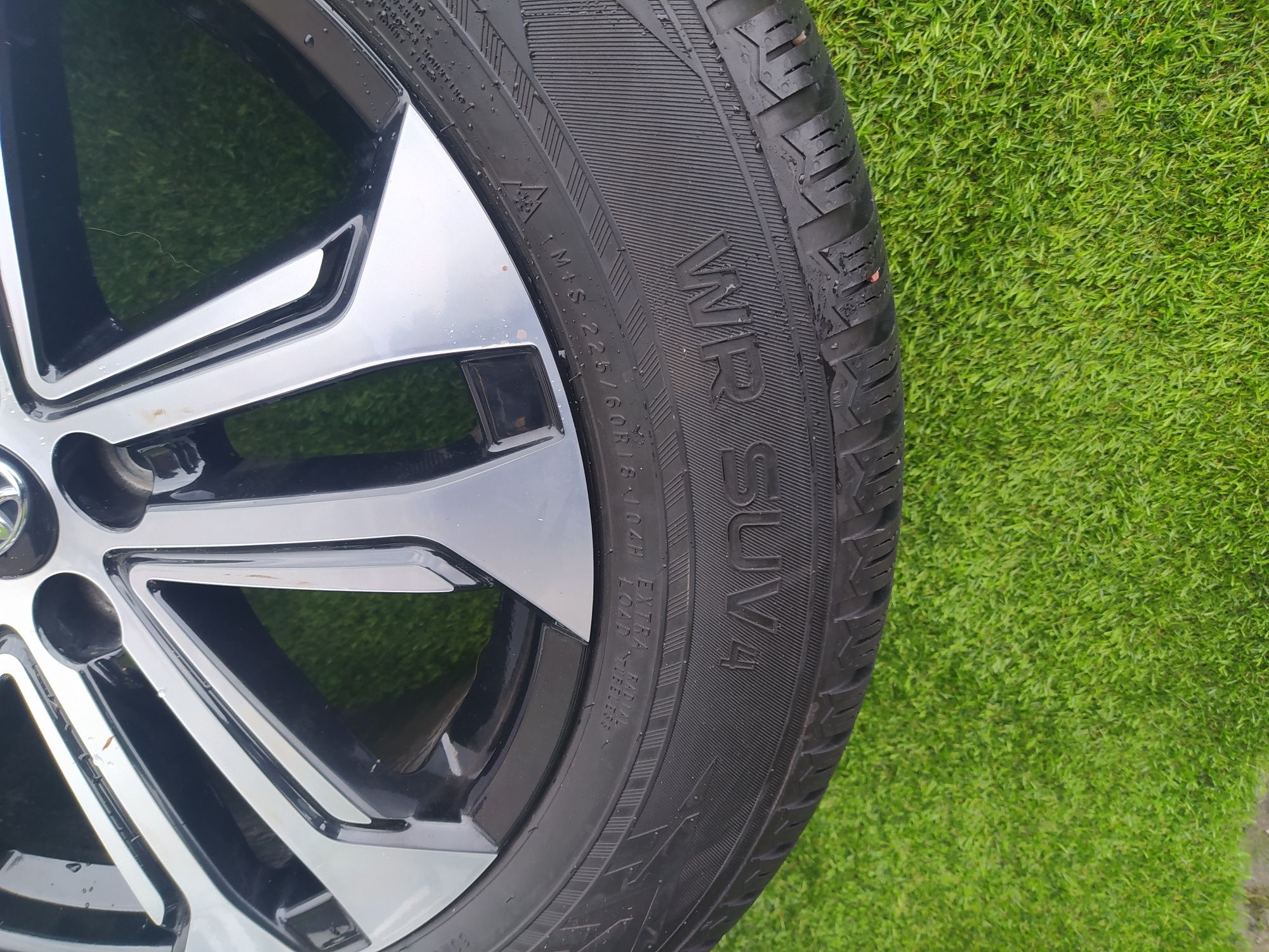Felgi koła Toyota FAV 4 V 225/60 R18 Zima