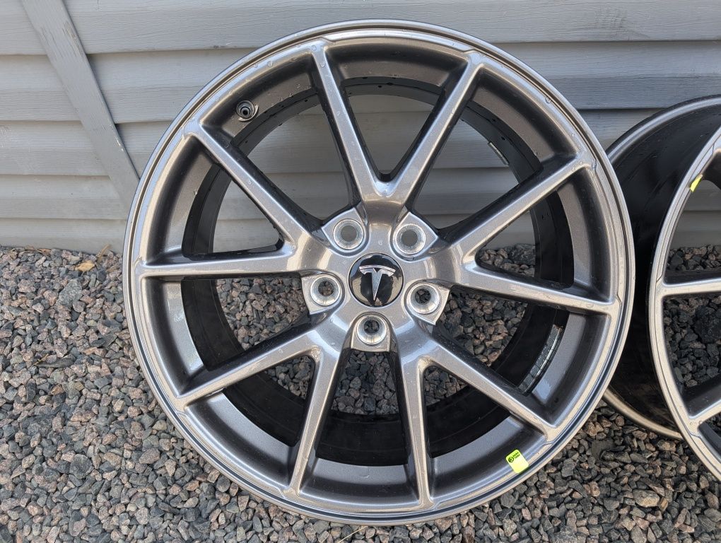 Оригінальні титанові диски Tesla 5*114.3 R18 5/114.3 18 ET 40