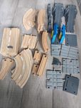 Zestaw torów drewnianych i akcesoria