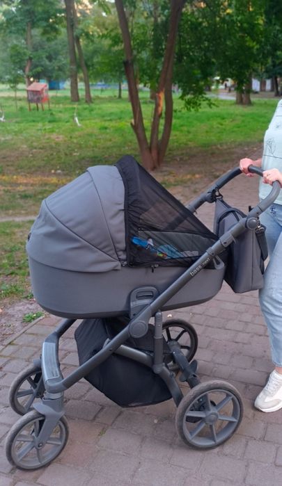 Універсальна коляска 2 в 1 Roan Bass Next