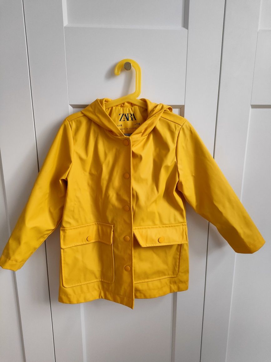Płaszcz płaszczyk przeciwdeszczowy kurtka Zara dziecko