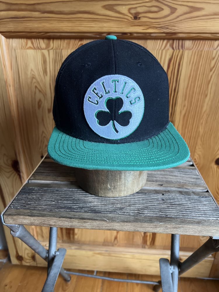 Sprzedam czapkę z daszkiem firmy Adidas Boston Celtics tzw. One Size.