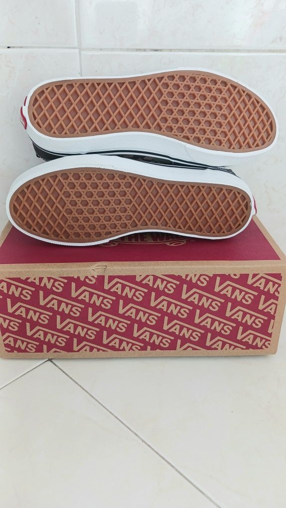 Sapatilhas Vans Novas