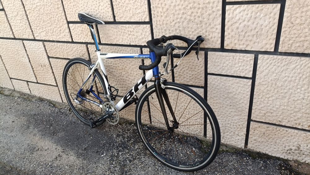 Bicicleta de estrada BH VOLAN