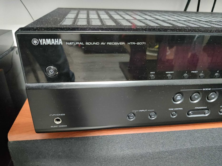 Amplituner YAMAHA HTR-2071