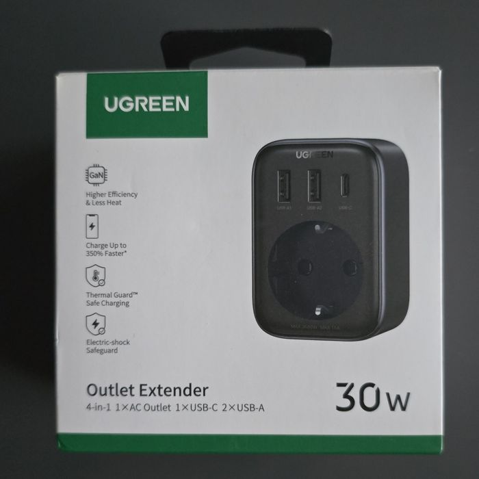 Ładowarka adapter 230 V i trzy porty do ładowania.2xusb A i USB C