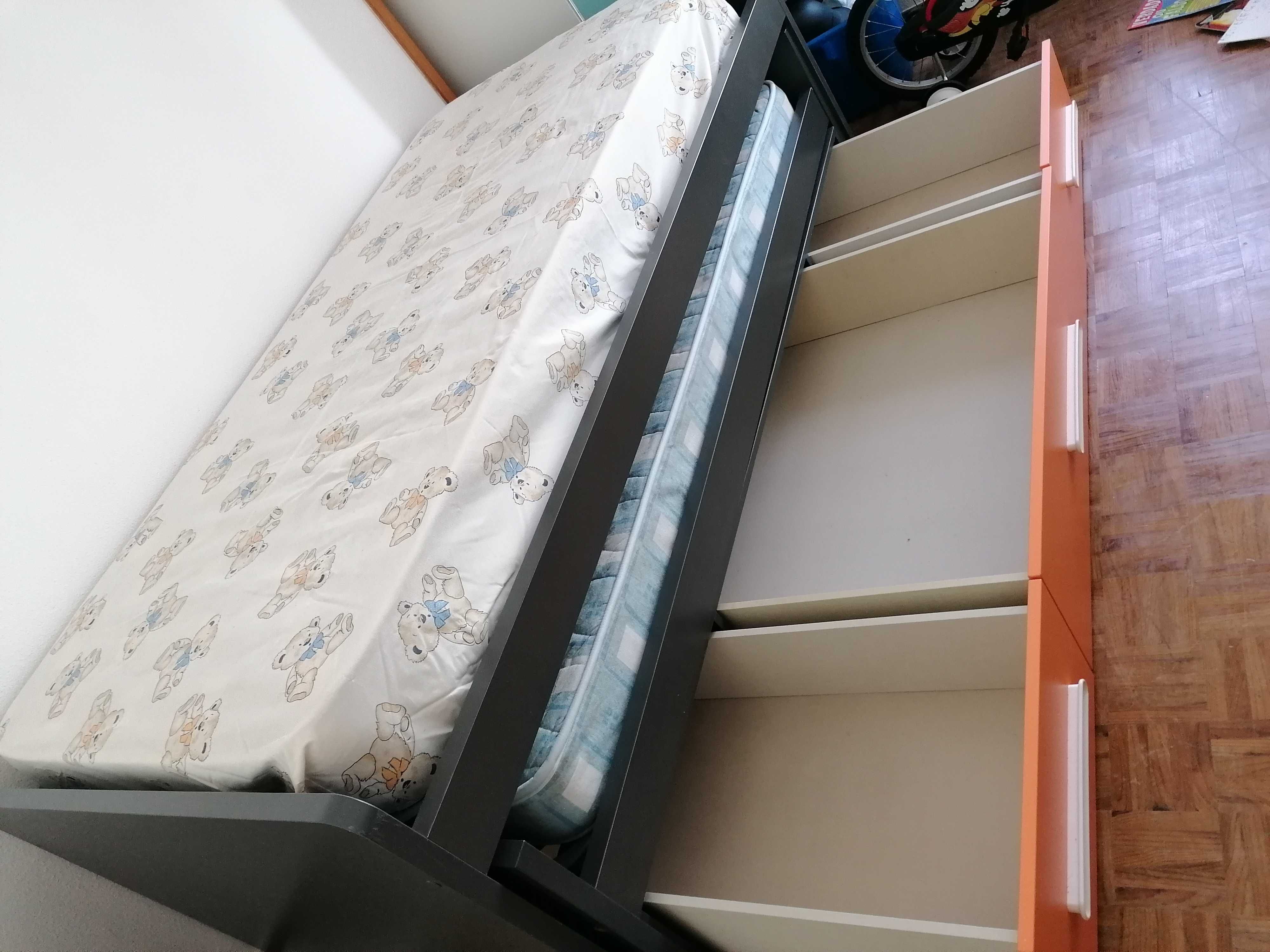 Cama dupla C/ arrumação