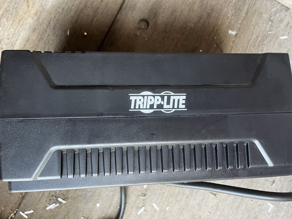 ДБЖ tripp lite AVRX 550 UD