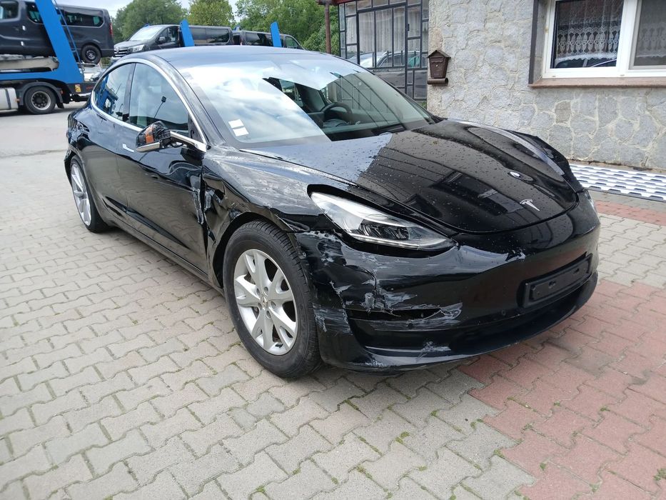 Tesla Model 3 LONG Range Dual Motor Performance