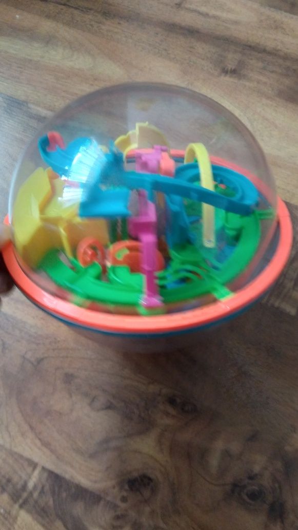 Kula 3d z labiryntami
