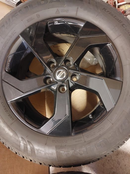 Alufelgi z oponami zimowymi Nissan X-Traill 17"