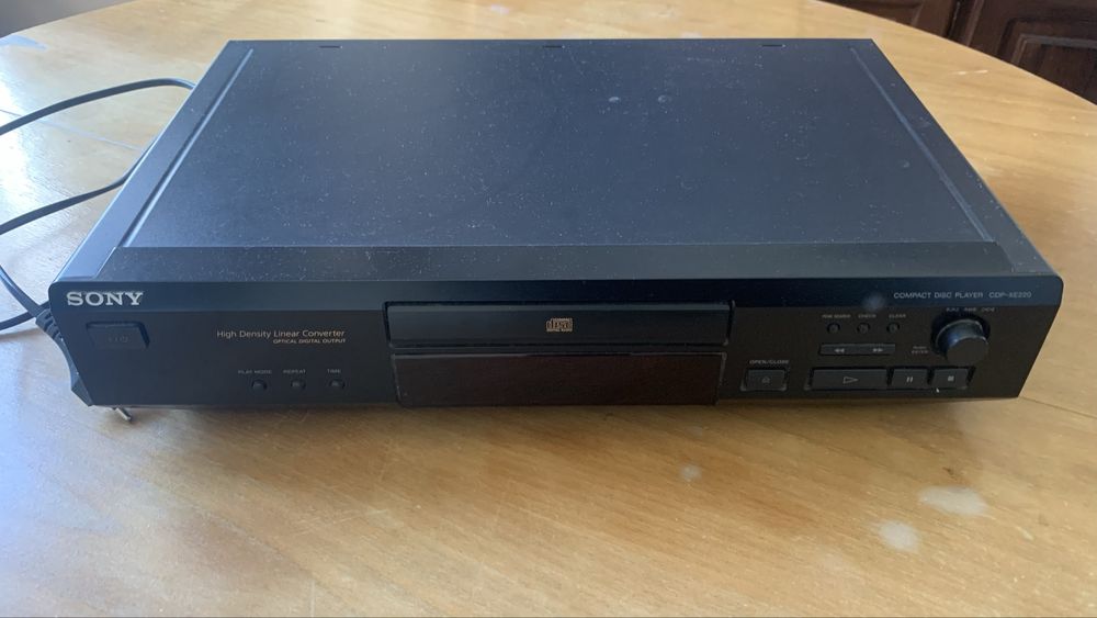 Sony CDP-XE220/B CD Player Black
