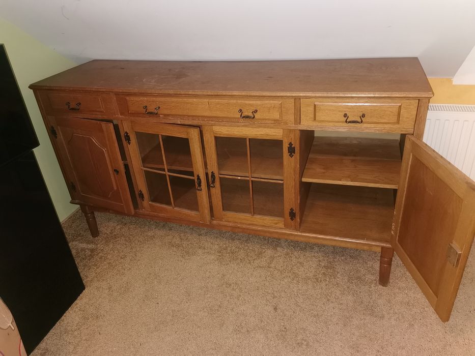 Komoda z drewna,