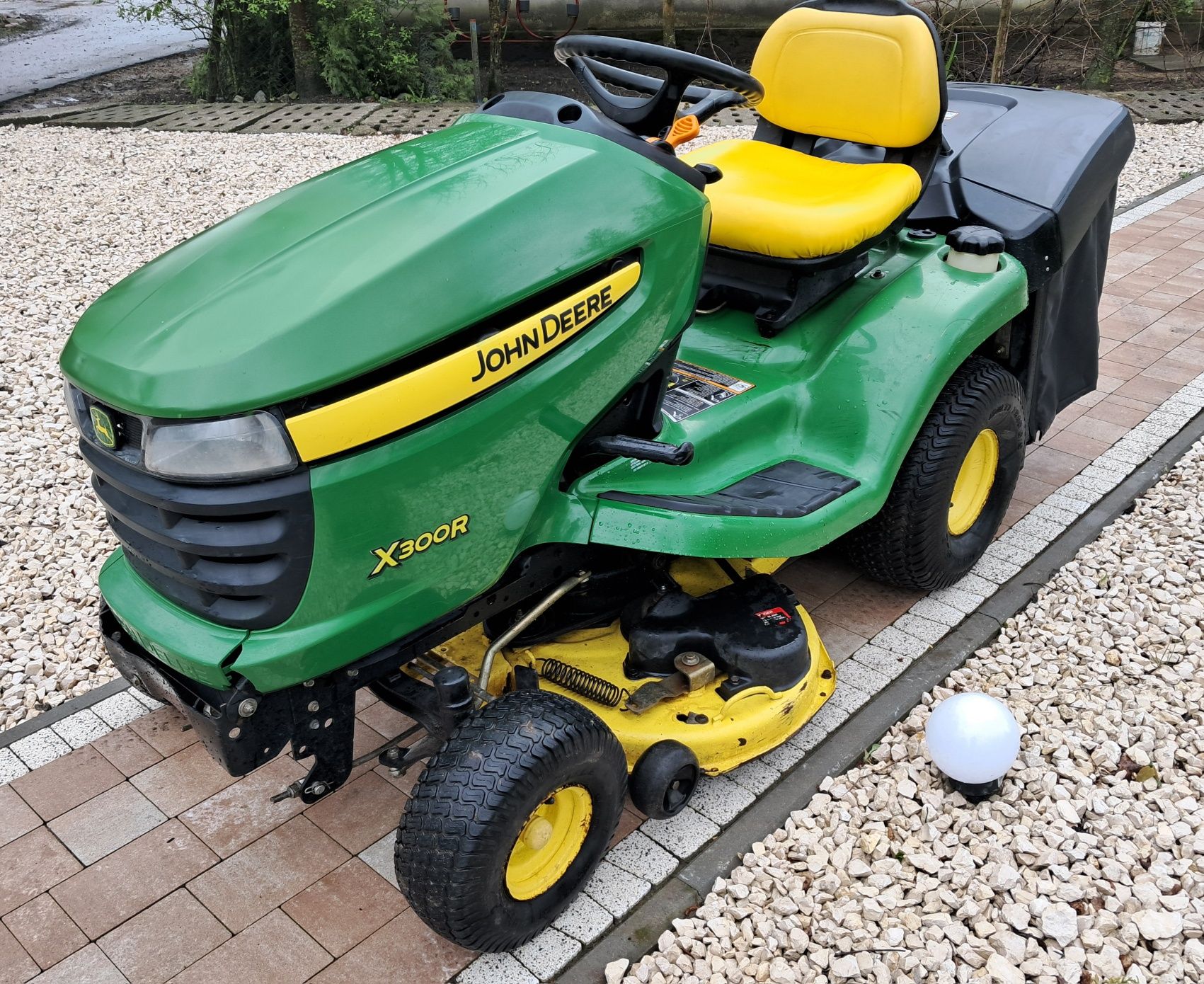 Traktorek kosiarka John Deere x300r