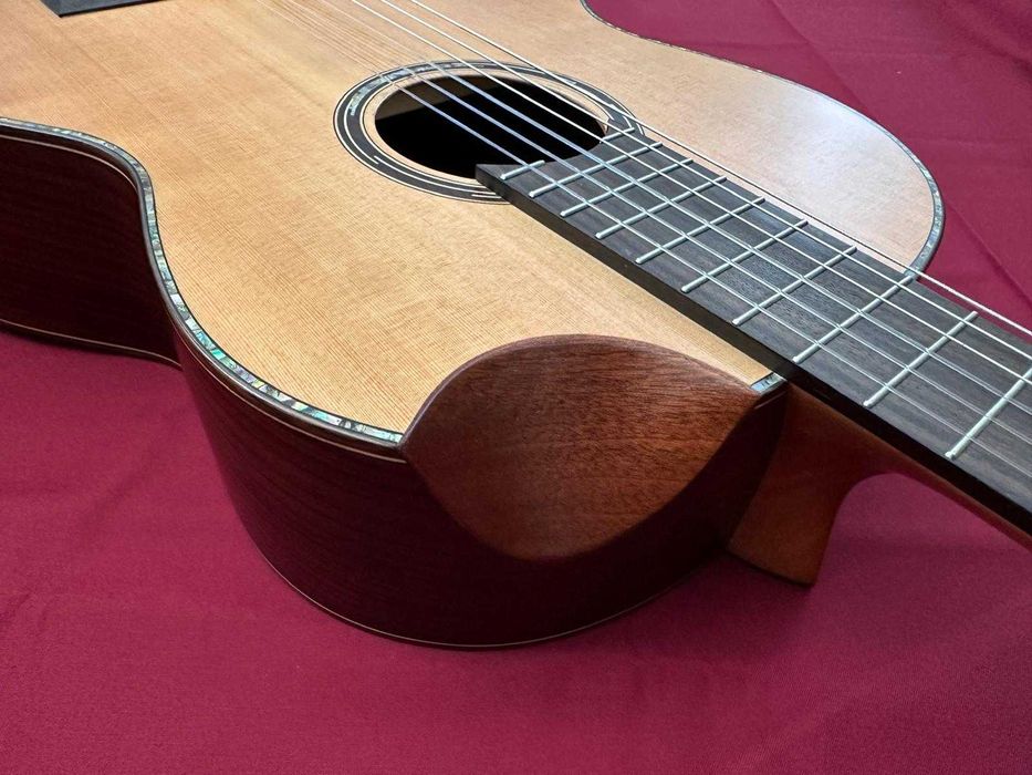 Guitarra clássica Nova 2024 boa qualidade Pau-Santo índia / Cedro