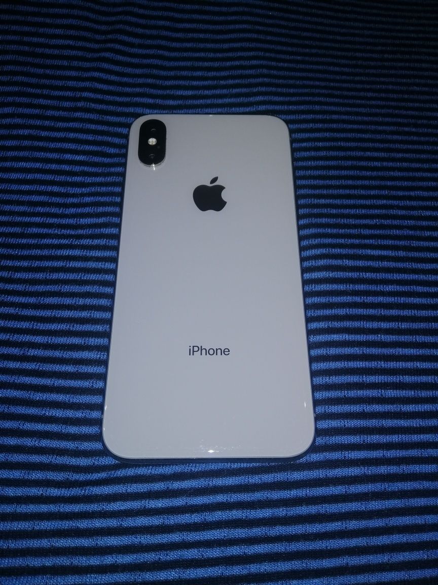 Продам IPhone 10 (X), 64Gb