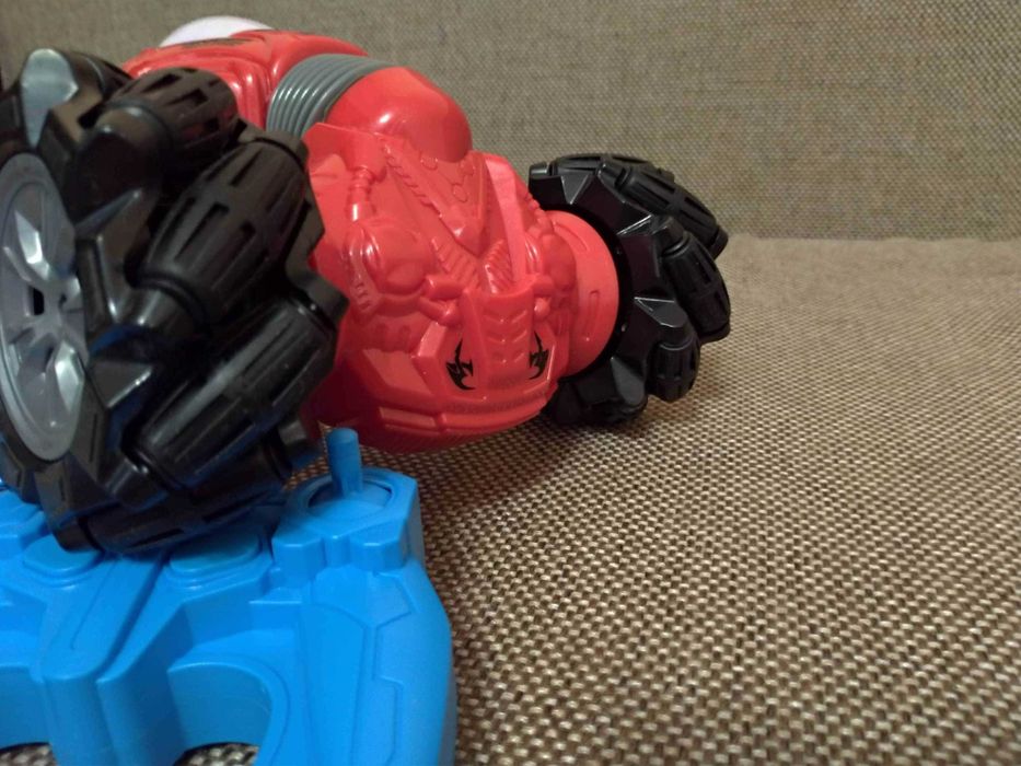 Трюкова машинка джип всюдихід на радіокеруванні