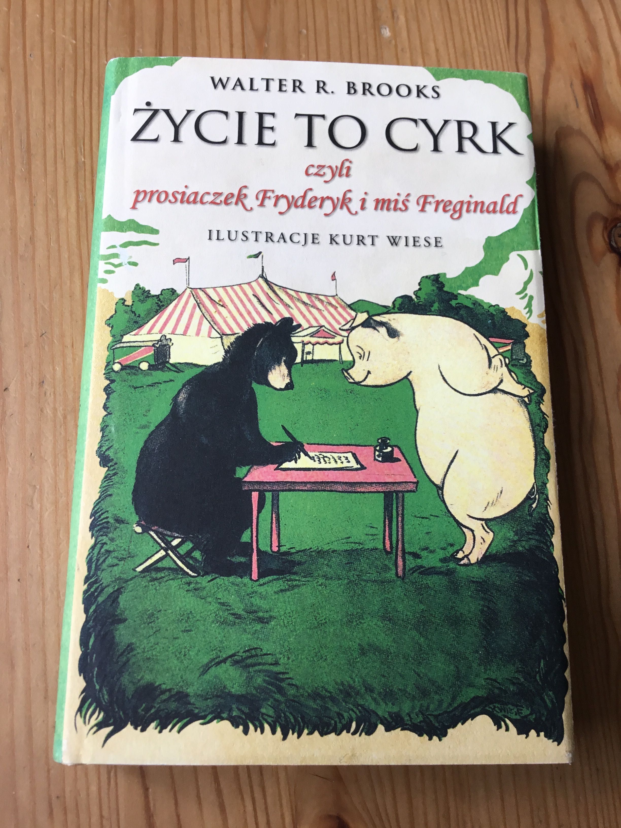 Walter R. Brooks: Życie to cyrk