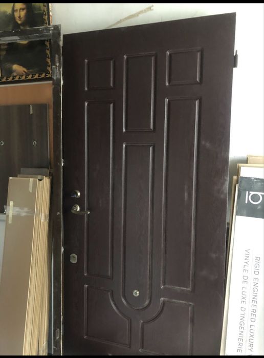 Вхідні двері металеві