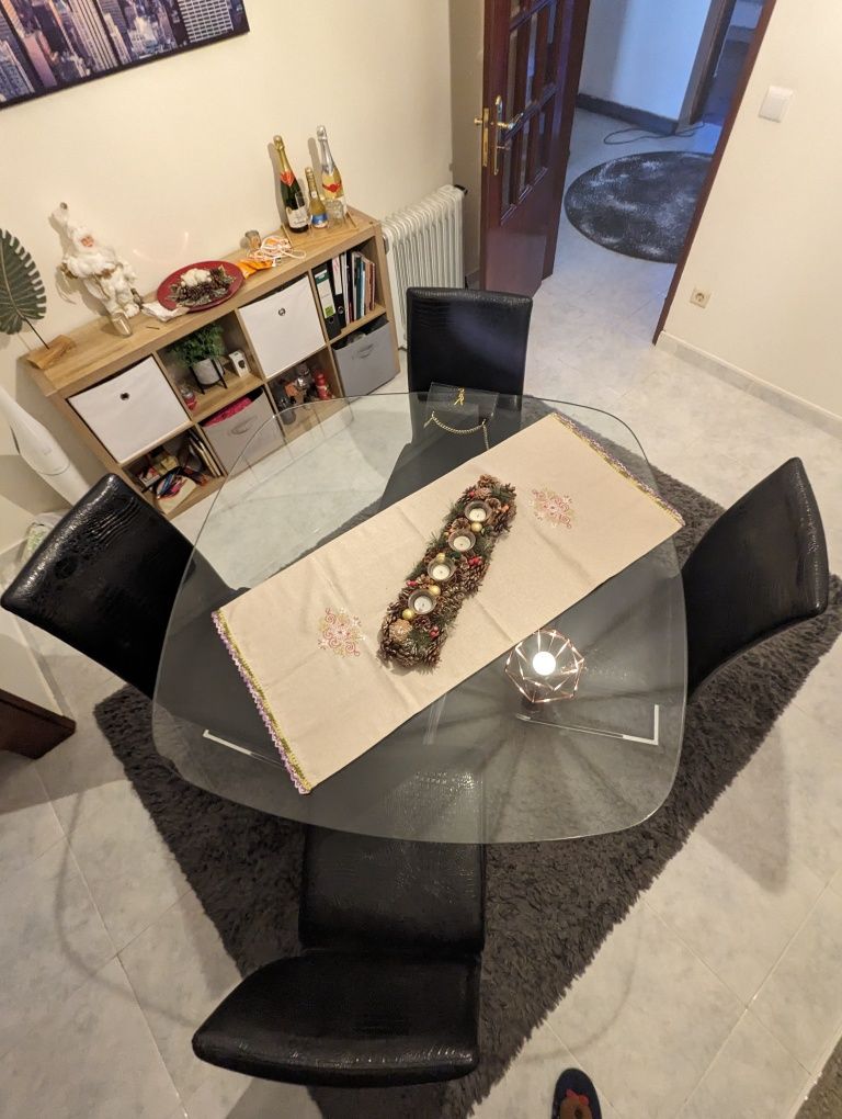 Conjunto Mesa Vidro + Cadeiras