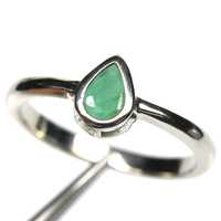 Серебряное кольцо зеленым изумрудом, серебро 925 пробы, размер 17.5
