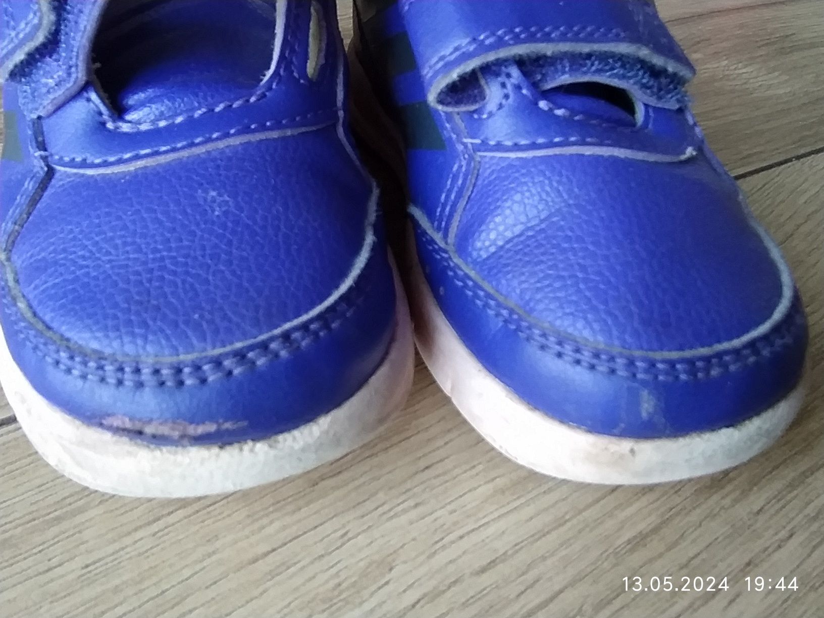 Buty Adidas dziewczęce rozm. 25 fioletowe