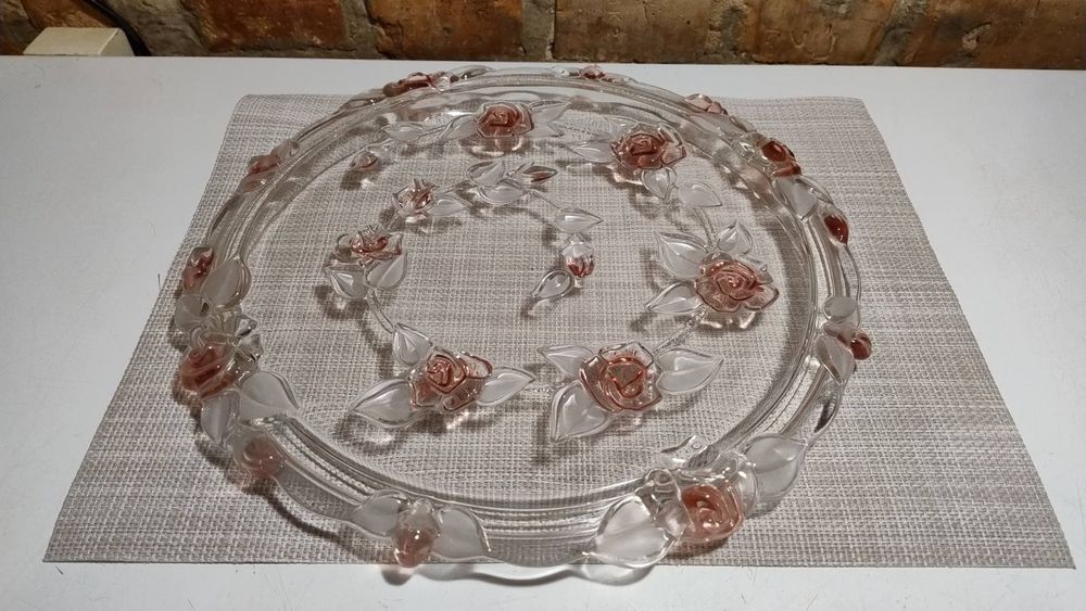 Блюда и тарелки.